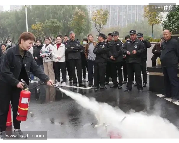 学练结合防患未然 常州体彩消防演练筑牢安全防线 学练结合防患未然 常州体彩消防演练筑牢安全防线